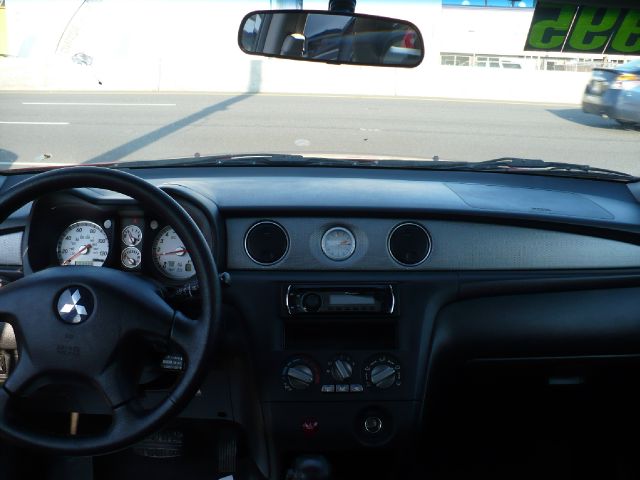 Mitsubishi Outlander 2003 photo 2