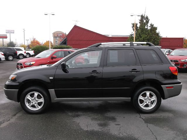 Mitsubishi Outlander 2003 photo 2