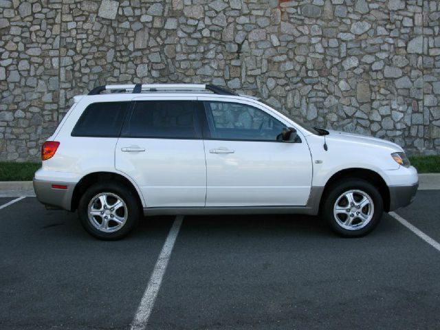 Mitsubishi Outlander 2003 photo 14