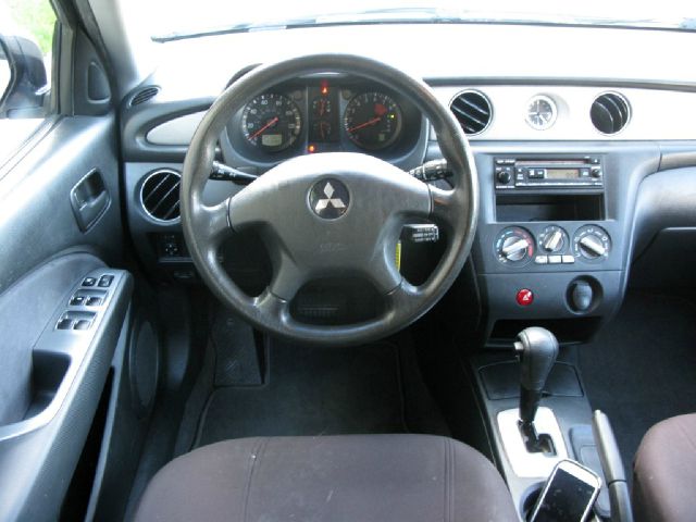 Mitsubishi Outlander 2003 photo 16
