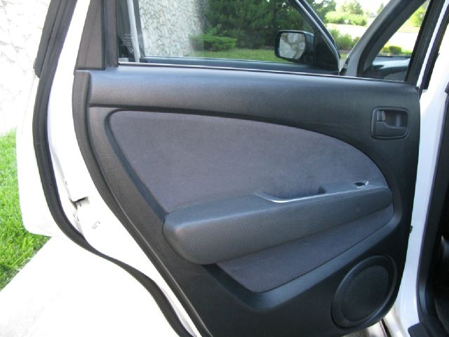Mitsubishi Outlander 2003 photo 24