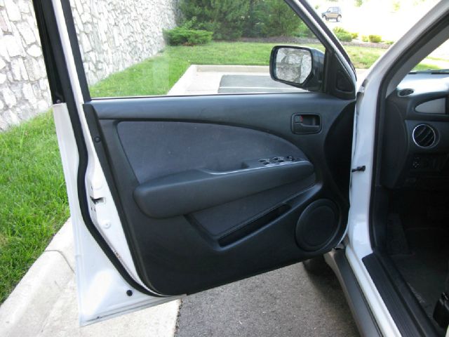 Mitsubishi Outlander 2003 photo 26