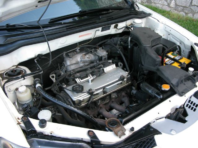 Mitsubishi Outlander 2003 photo 3