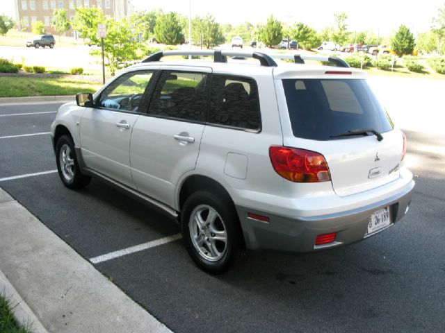 Mitsubishi Outlander 2003 photo 4