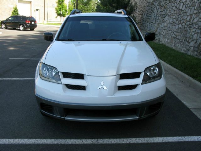 Mitsubishi Outlander 2003 photo 8