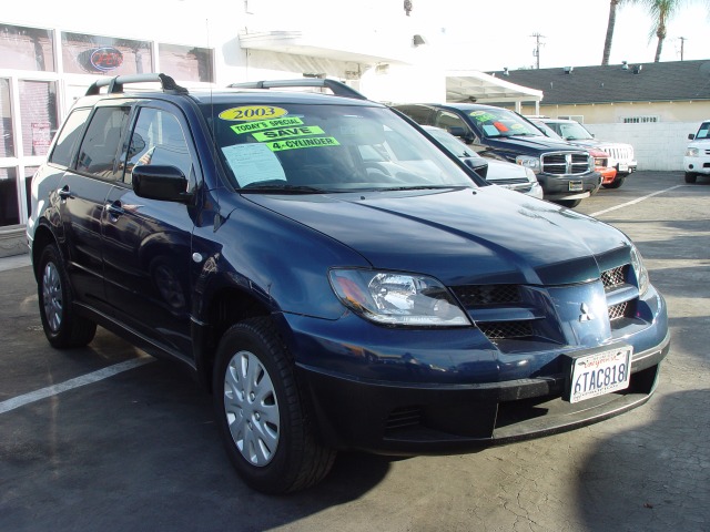 Mitsubishi Outlander 2003 photo 2
