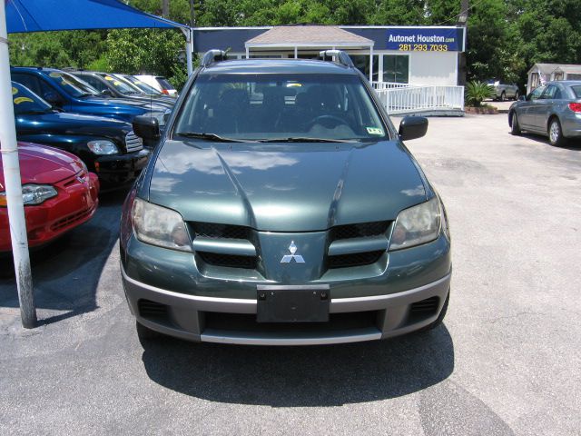 Mitsubishi Outlander 2003 photo 2