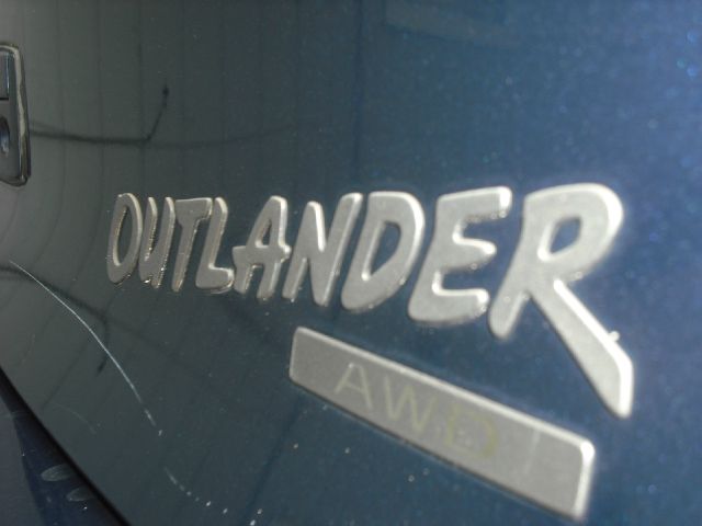 Mitsubishi Outlander 2003 photo 20