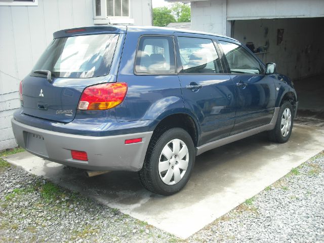 Mitsubishi Outlander 2003 photo 3