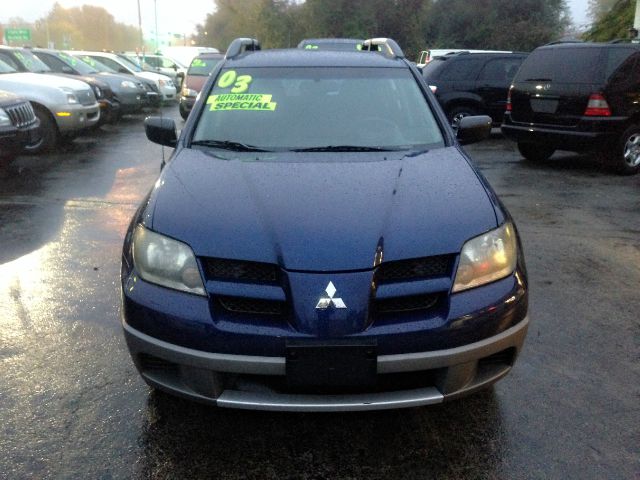 Mitsubishi Outlander 2003 photo 2