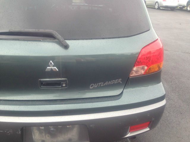 Mitsubishi Outlander 2004 photo 4