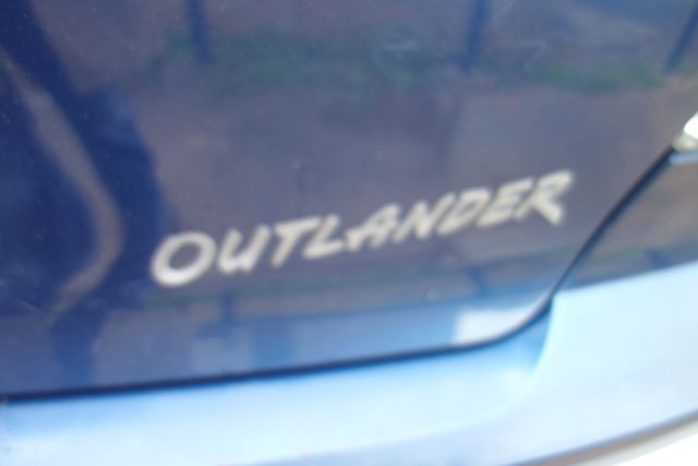 Mitsubishi Outlander 2004 photo 4