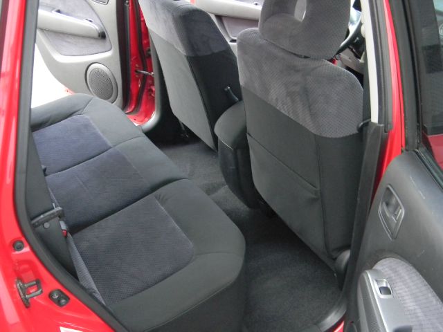 Mitsubishi Outlander 2004 photo 17