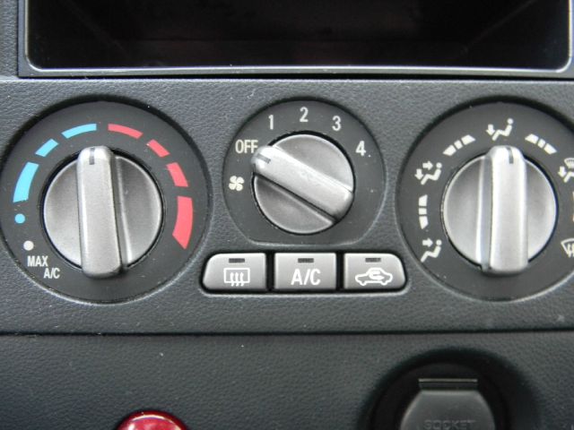 Mitsubishi Outlander 2004 photo 9