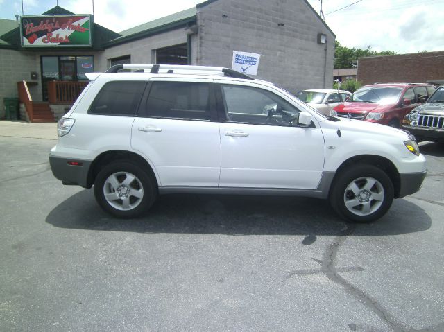 Mitsubishi Outlander 2004 photo 3