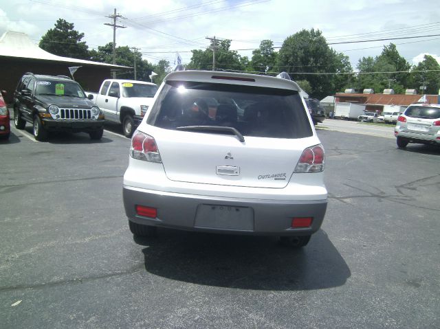 Mitsubishi Outlander 2004 photo 4