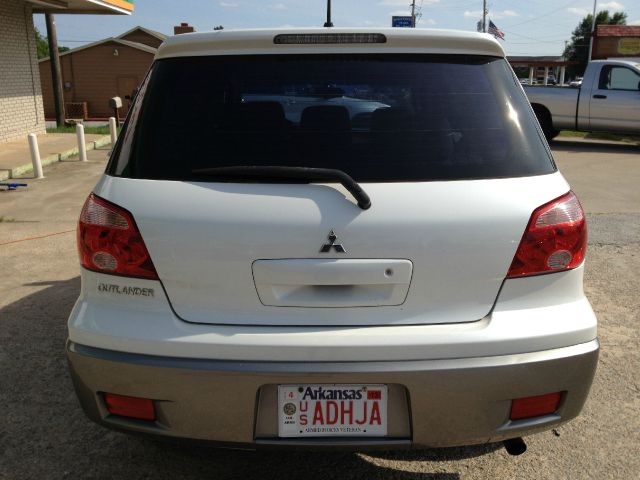 Mitsubishi Outlander 2005 photo 10