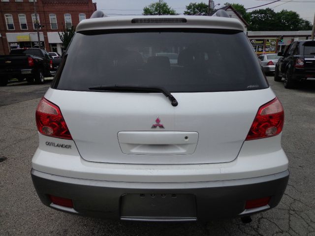Mitsubishi Outlander 2005 photo 1