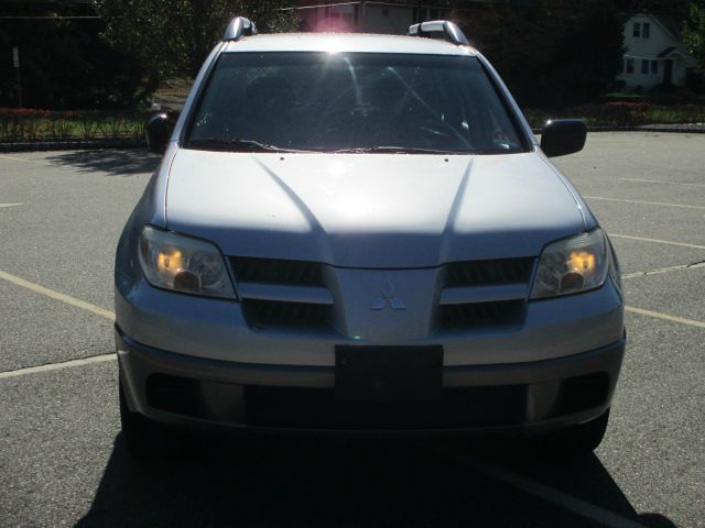 Mitsubishi Outlander 2005 photo 1