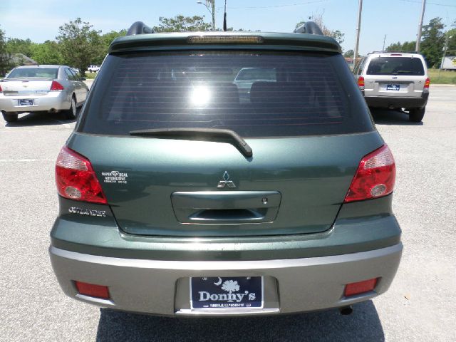 Mitsubishi Outlander 2006 photo 2