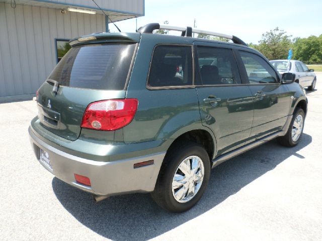 Mitsubishi Outlander 2006 photo 3