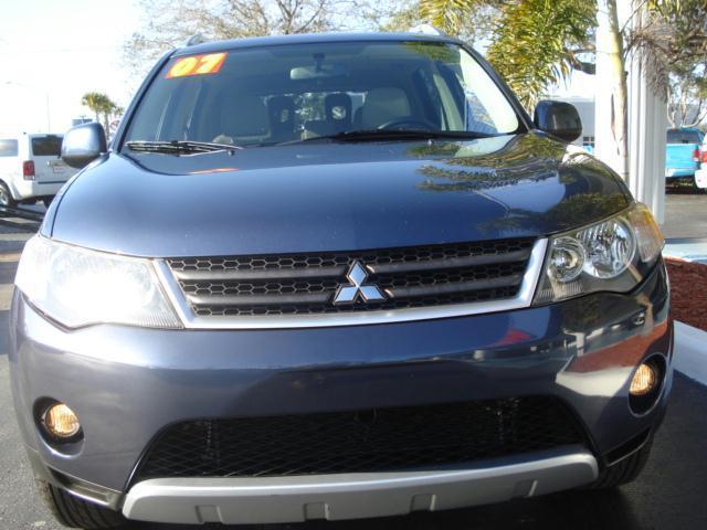 Mitsubishi Outlander 2007 photo 1