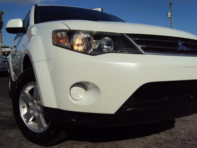 Mitsubishi Outlander 2007 photo 1