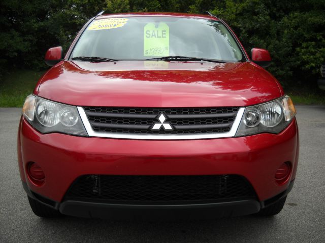 Mitsubishi Outlander 2008 photo 2