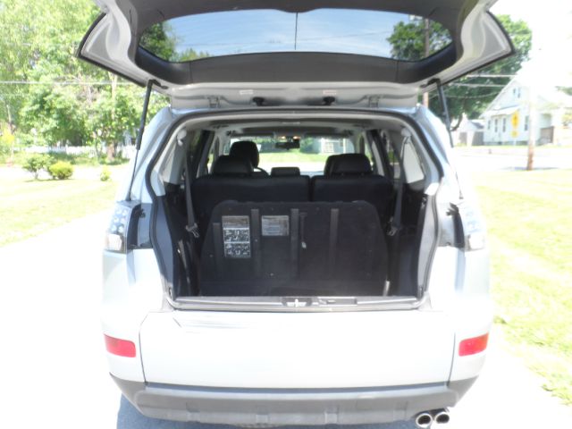 Mitsubishi Outlander 2009 photo 2