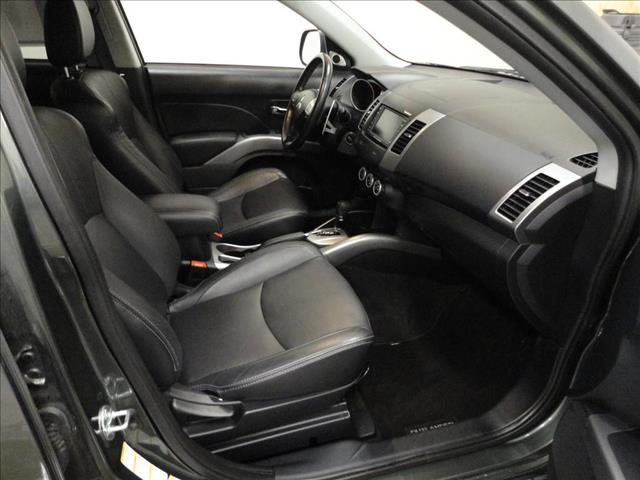 Mitsubishi Outlander 2009 photo 4