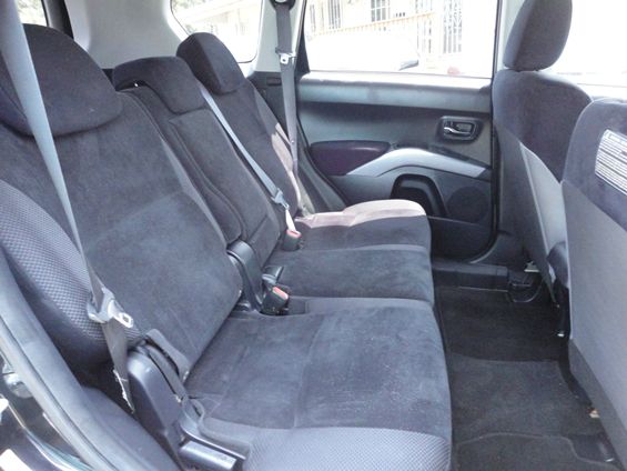 Mitsubishi Outlander 2010 photo 11