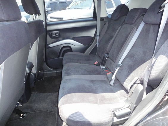 Mitsubishi Outlander 2010 photo 15