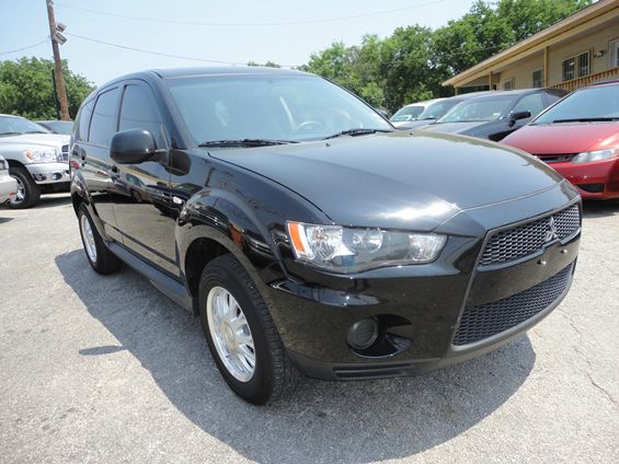 Mitsubishi Outlander 2010 photo 2