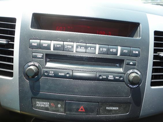 Mitsubishi Outlander 2010 photo 9