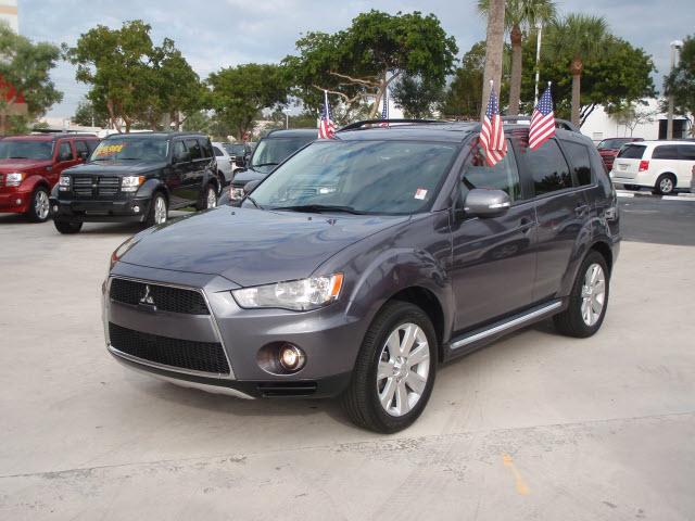 Mitsubishi Outlander 2010 photo 1