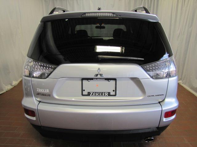 Mitsubishi Outlander 2010 photo 4