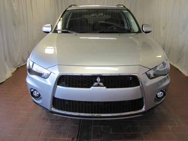 Mitsubishi Outlander 2010 photo 1