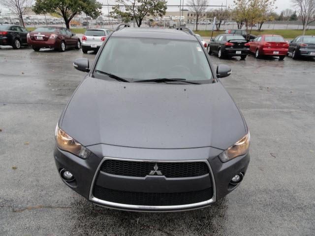 Mitsubishi Outlander 2010 photo 2