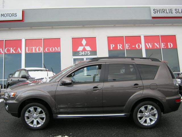 Mitsubishi Outlander SE Sport Utility