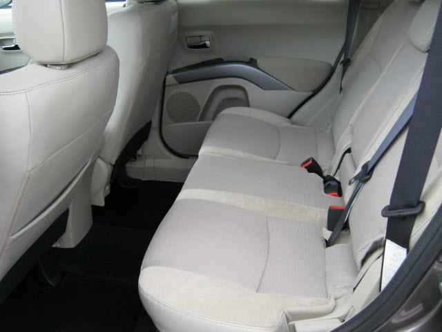 Mitsubishi Outlander 2010 photo 3