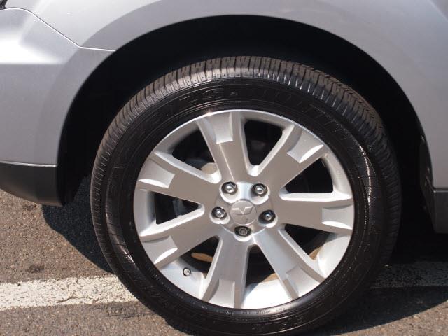 Mitsubishi Outlander 2011 photo 2