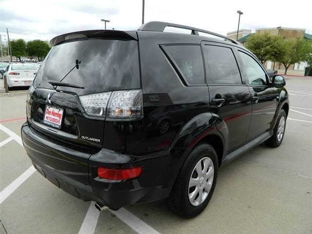 Mitsubishi Outlander 2012 photo 2