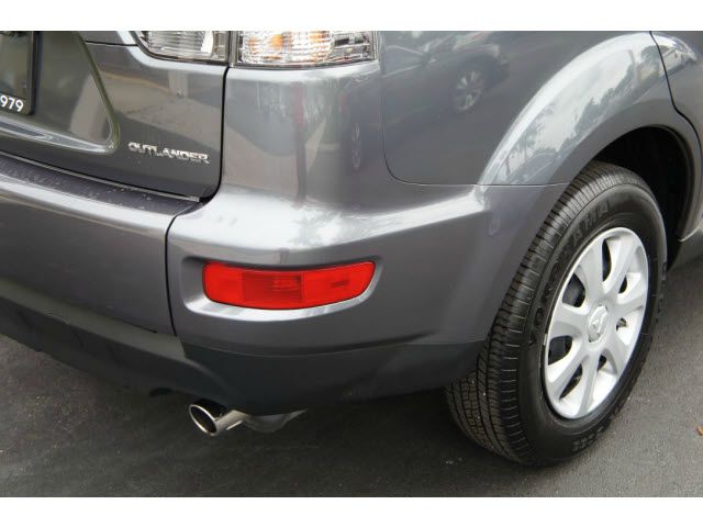 Mitsubishi Outlander 2012 photo 14