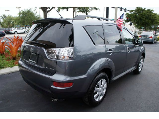 Mitsubishi Outlander 2012 photo 15