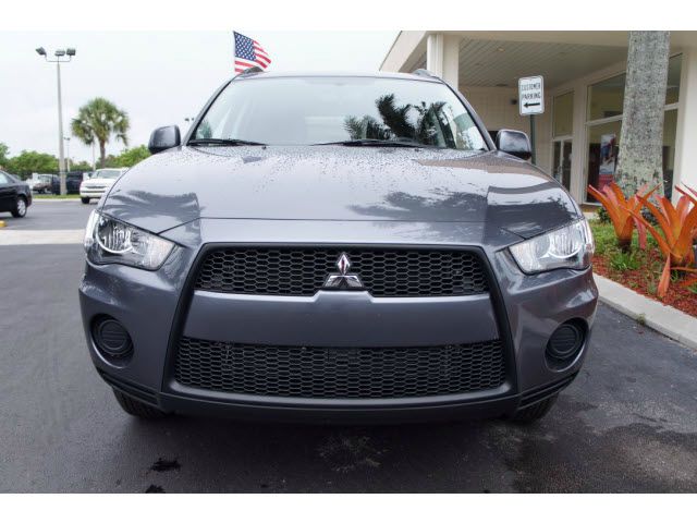 Mitsubishi Outlander 2012 photo 17
