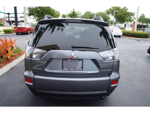 Mitsubishi Outlander 2012 photo 18