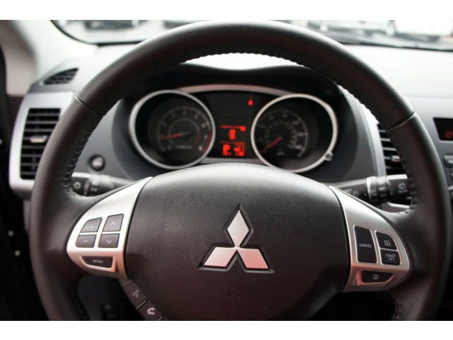 Mitsubishi Outlander 2012 photo 2