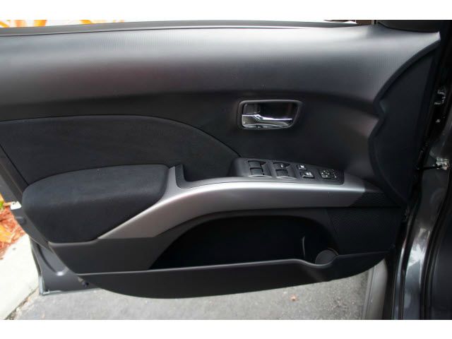 Mitsubishi Outlander 2012 photo 21