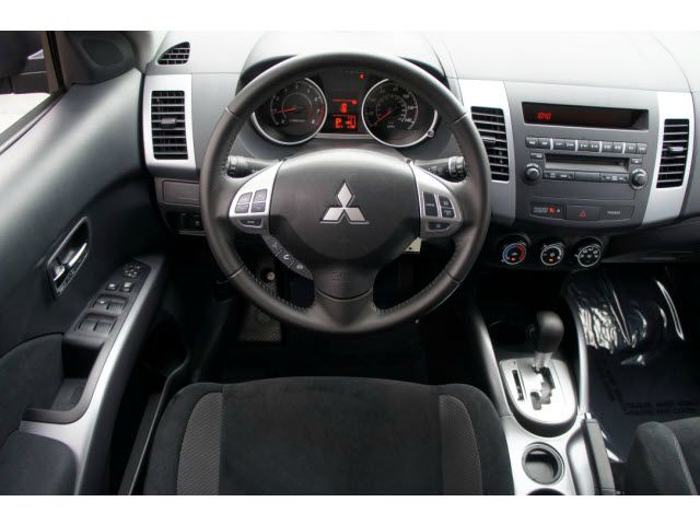 Mitsubishi Outlander 2012 photo 22