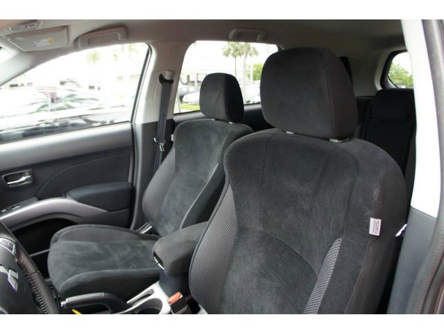 Mitsubishi Outlander 2012 photo 25